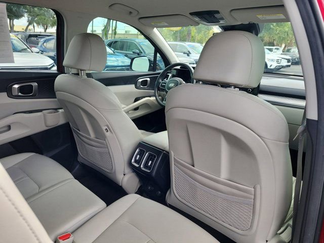 Used 2021 Kia Sorento S image 10