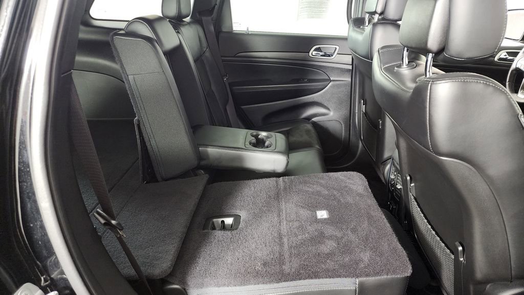 Used 2022 Jeep Grand Cherokee Laredo X image 30