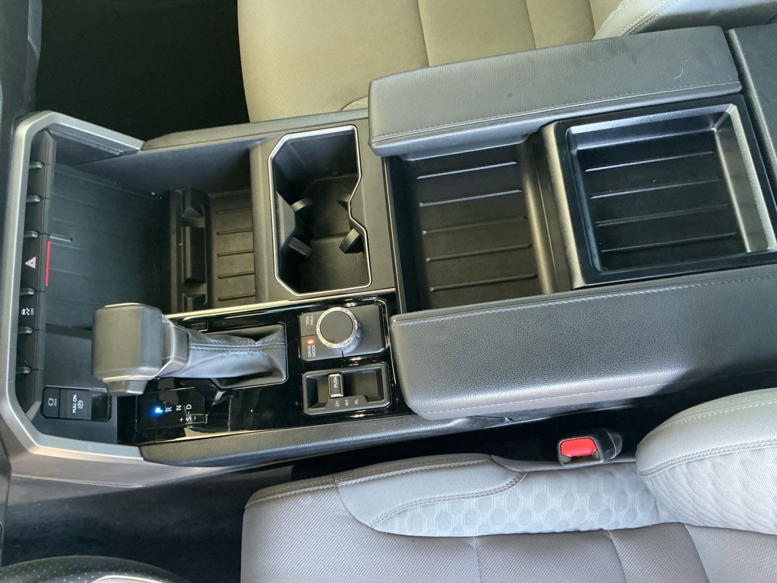 Used 2025 Toyota Tundra SR5 AWD/4WD image 15