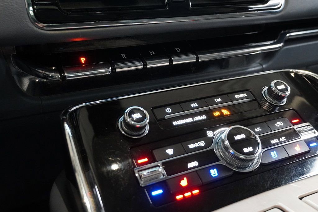 Used 2021 Lincoln Navigator L Black Label w/ Cargo Convenience Package image 23