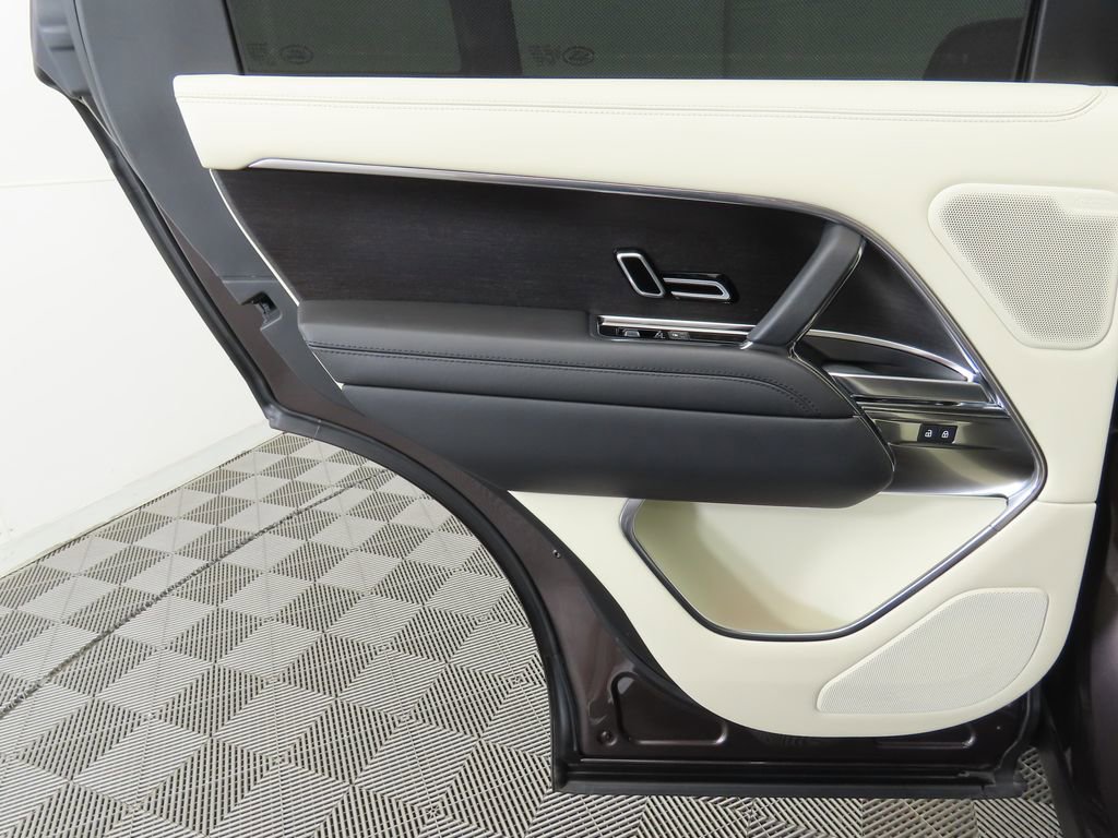 Used 2022 Land Rover Range Rover SE image 26