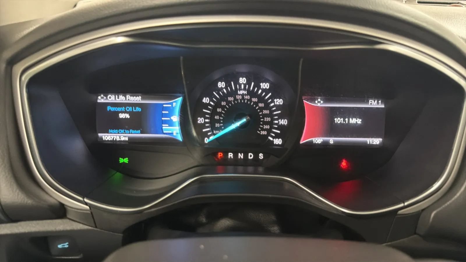 Used 2016 Ford Fusion SE FWD image 11