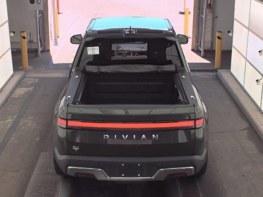 Used 2022 Rivian R1T Adventure image 6