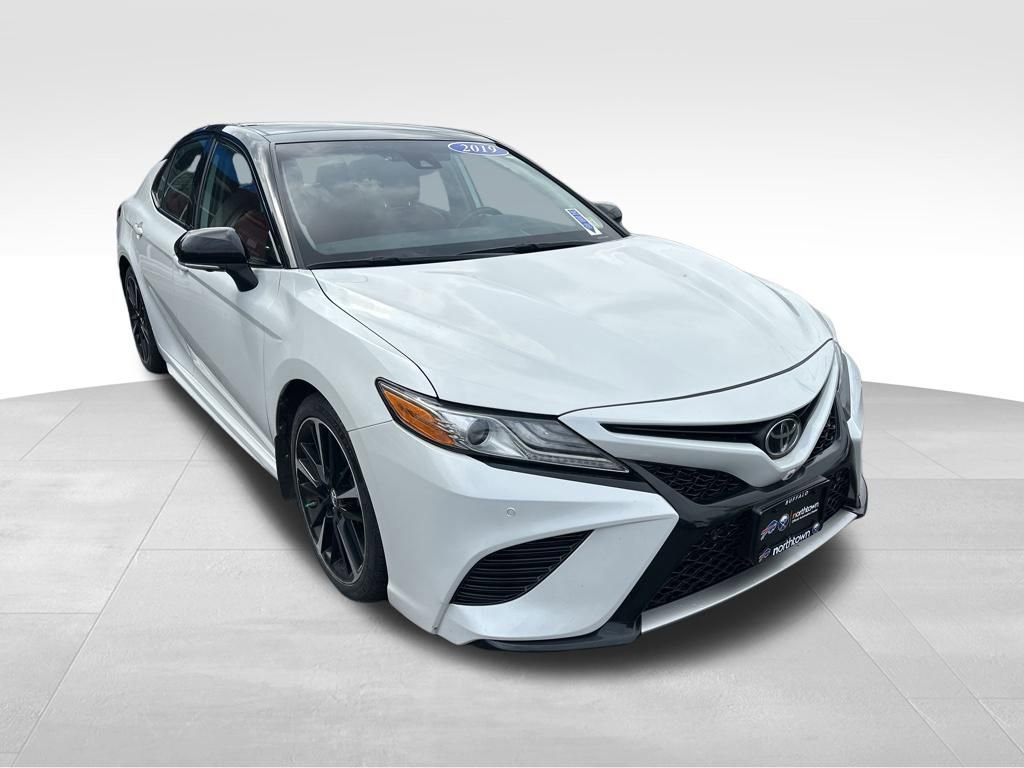 Used 2019 Toyota Camry XSE image 8