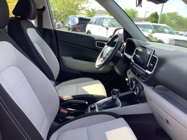 Certified 2026 Hyundai Venue SEL FWD image 39