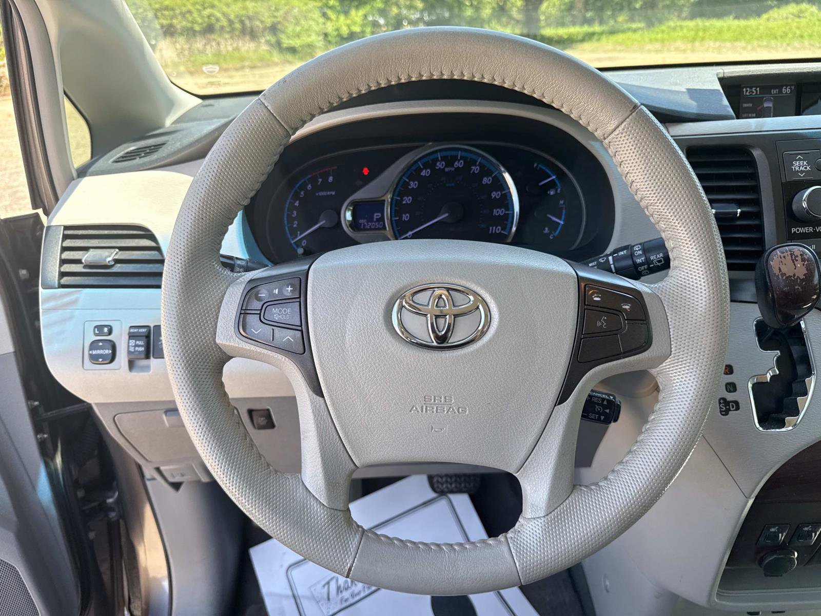 Used 2013 Toyota Sienna XLE image 27