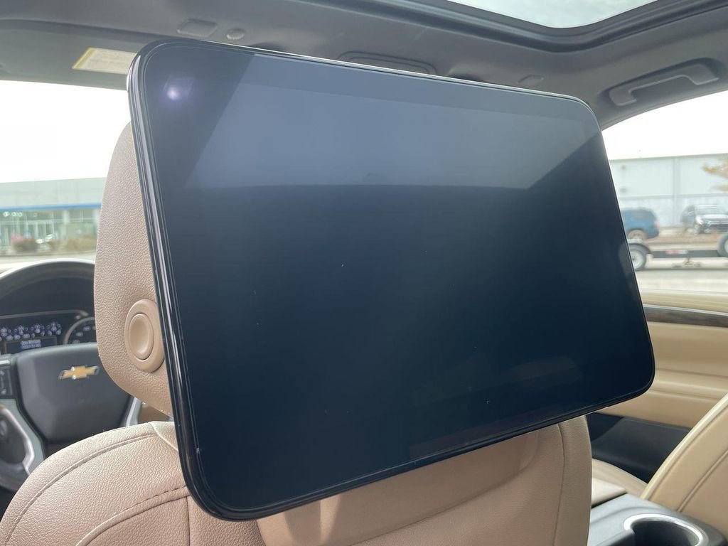 Used 2021 Chevrolet Tahoe Premier w/ Premium Package image 36