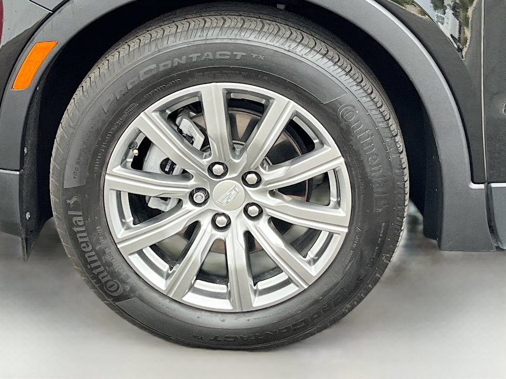 Used 2020 Cadillac XT4 Premium Luxury w/ Cold Weather Package AWD/4WD image 34