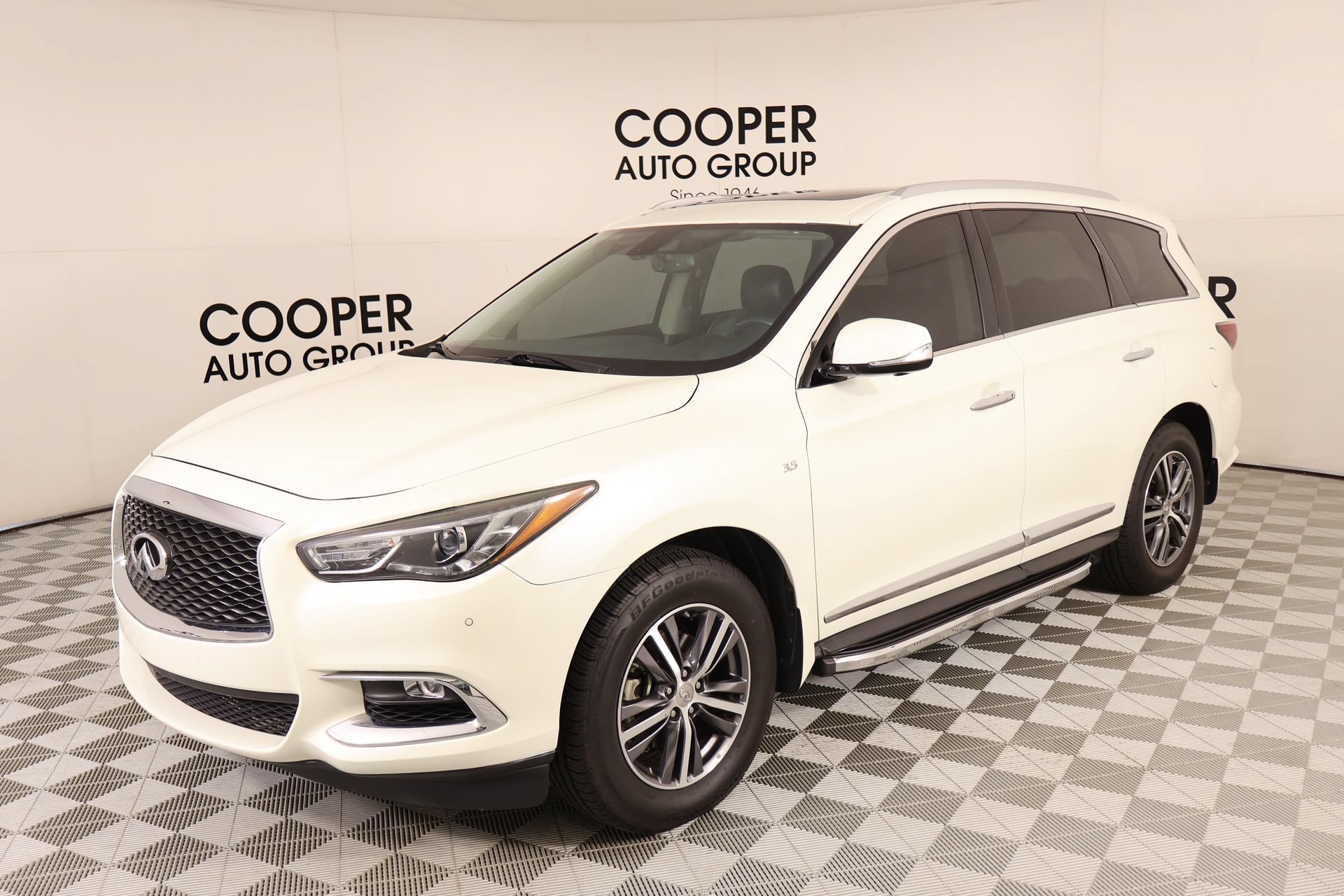 Used 2017 INFINITI QX60 Luxe w/ Premium Plus Package AWD/4WD image 11