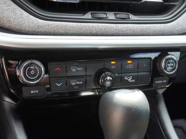 Certified 2023 Jeep Compass Latitude AWD/4WD image 23