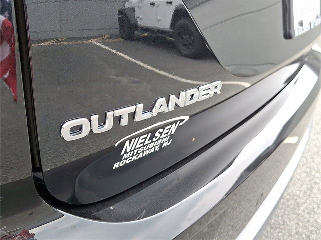 New 2025 Mitsubishi Outlander SEL image 11