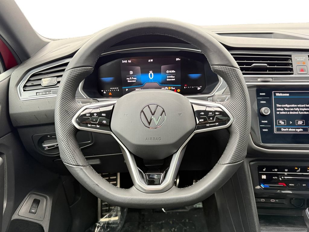 Used 2024 Volkswagen Tiguan SE R-Line image 12