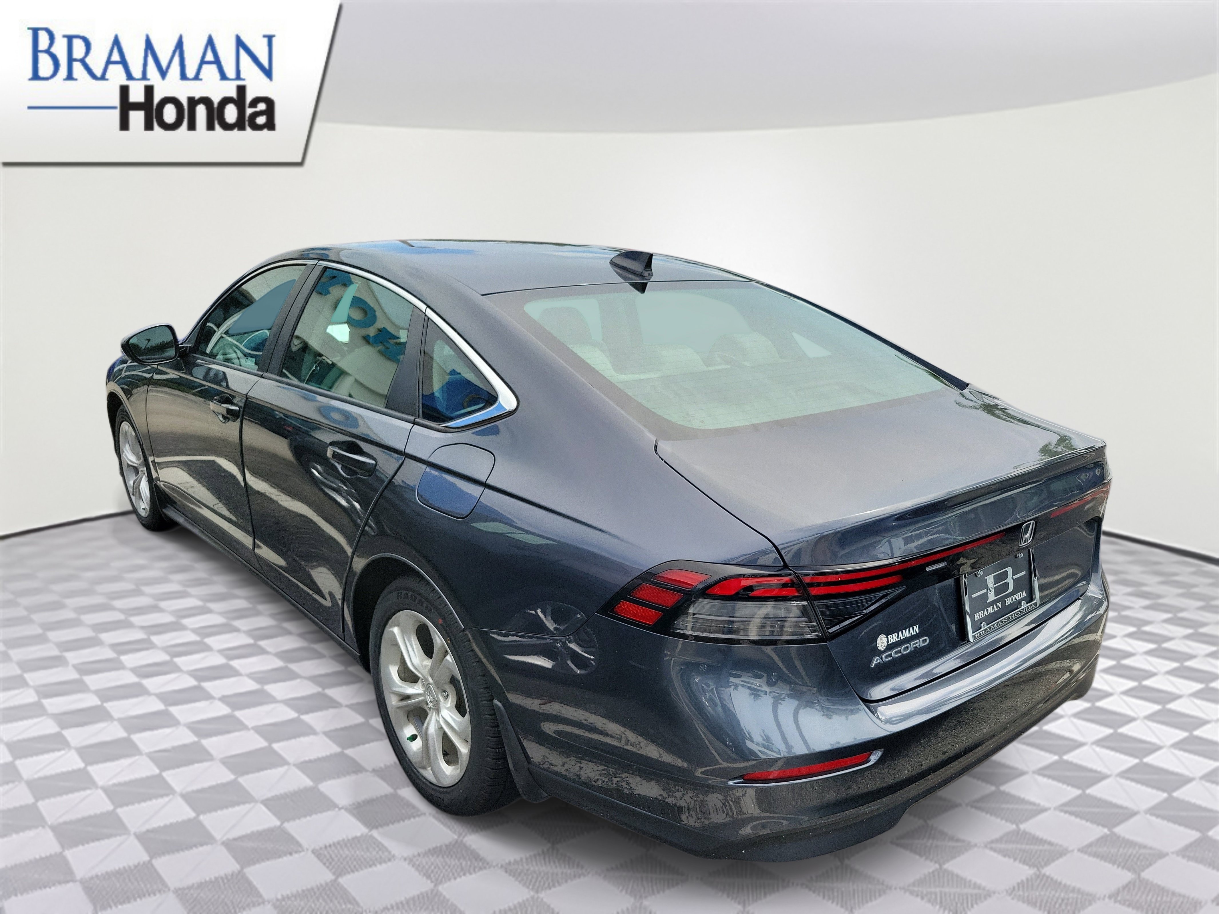 Certified 2023 Honda Accord LX image 4