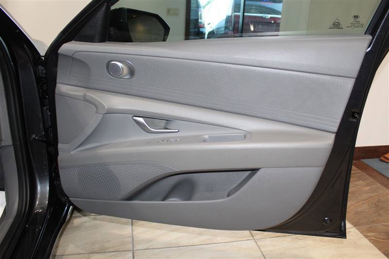 Used 2021 Hyundai Elantra SEL FWD image 31