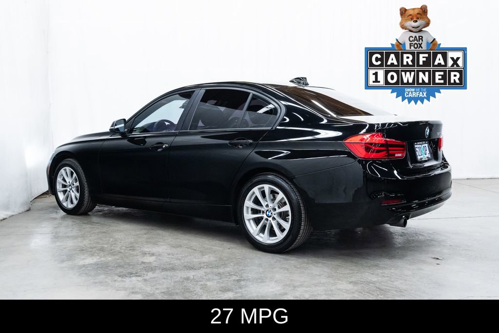 Used 2017 BMW 320i Sedan RWD image 4