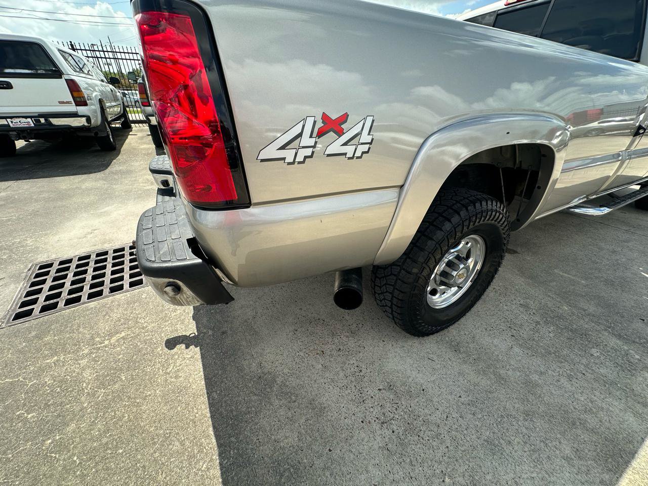 Used 2003 Chevrolet Silverado 2500 LS w/ Skid Plate Package AWD/4WD image 44
