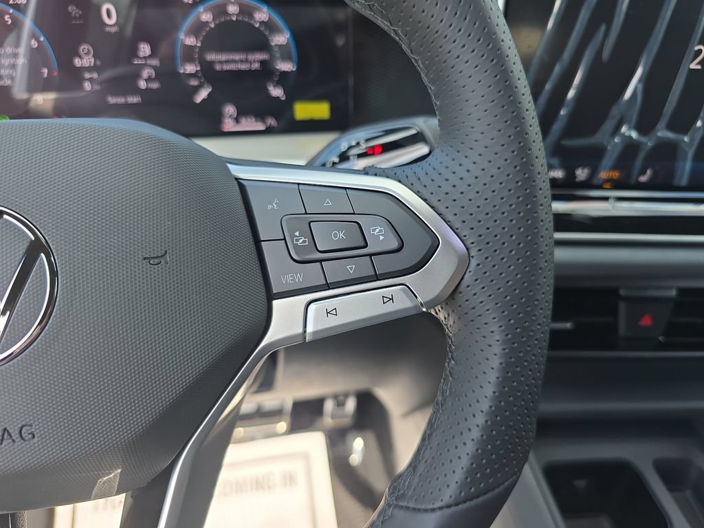 New 2026 Volkswagen Tiguan SE R-Line AWD/4WD image 15