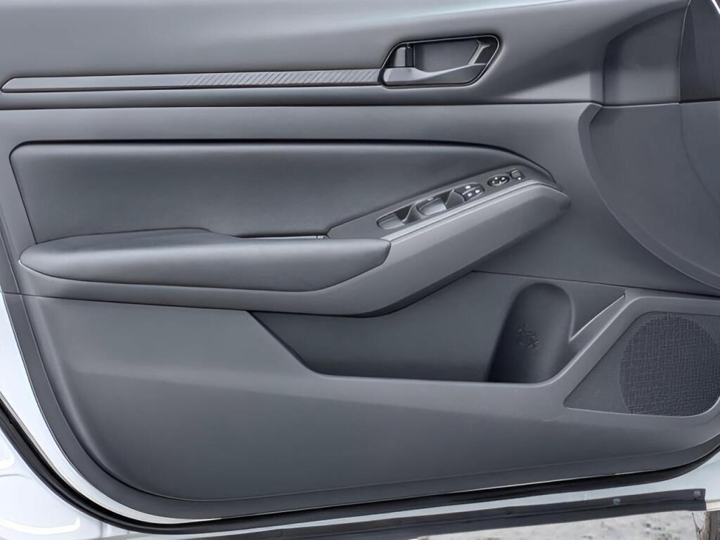 Certified 2025 Nissan Altima 2.5 S FWD image 12