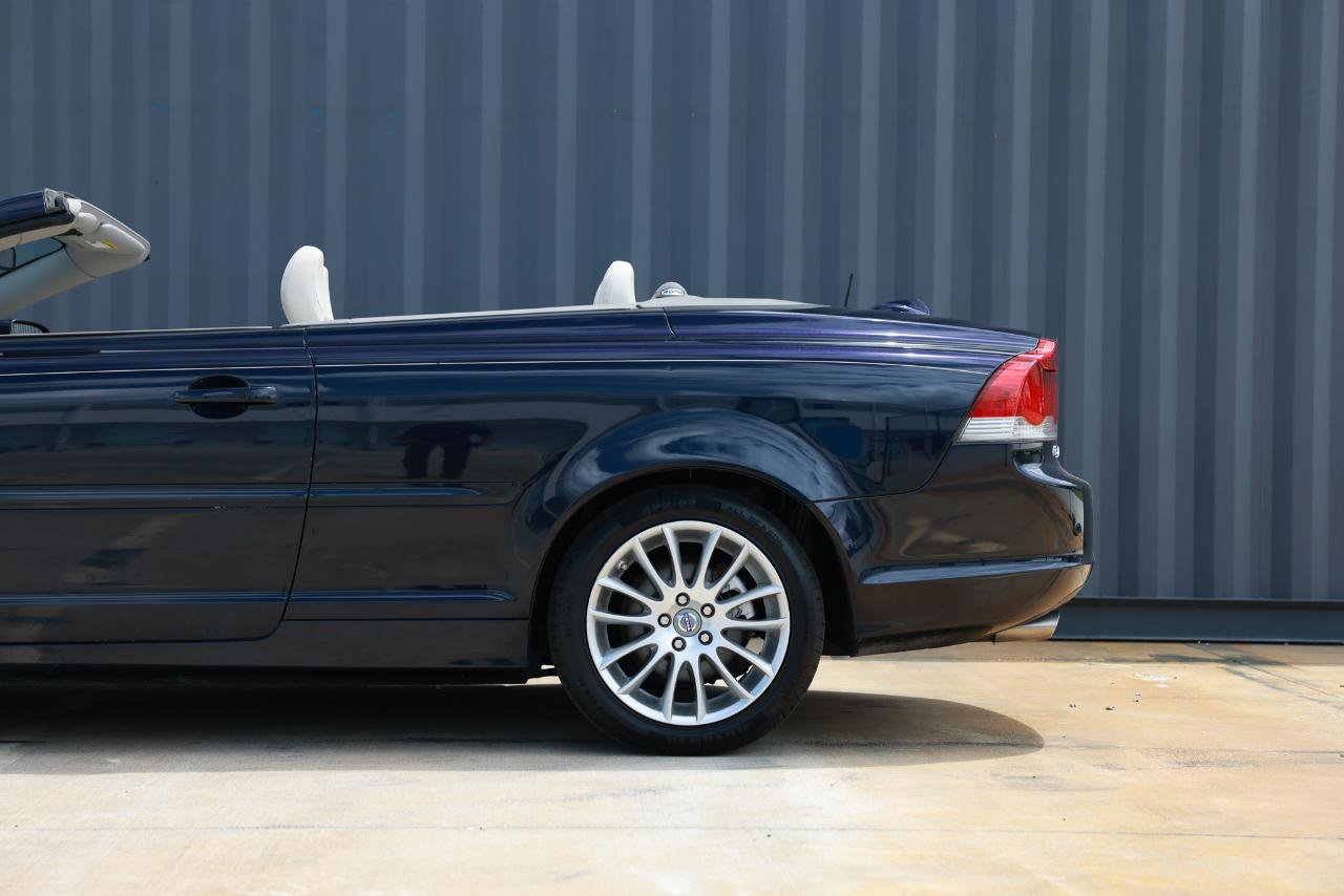 Used 2008 Volvo C70 T5 FWD image 26