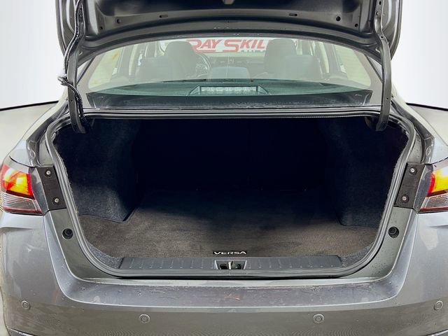 Used 2024 Nissan Versa SR image 25