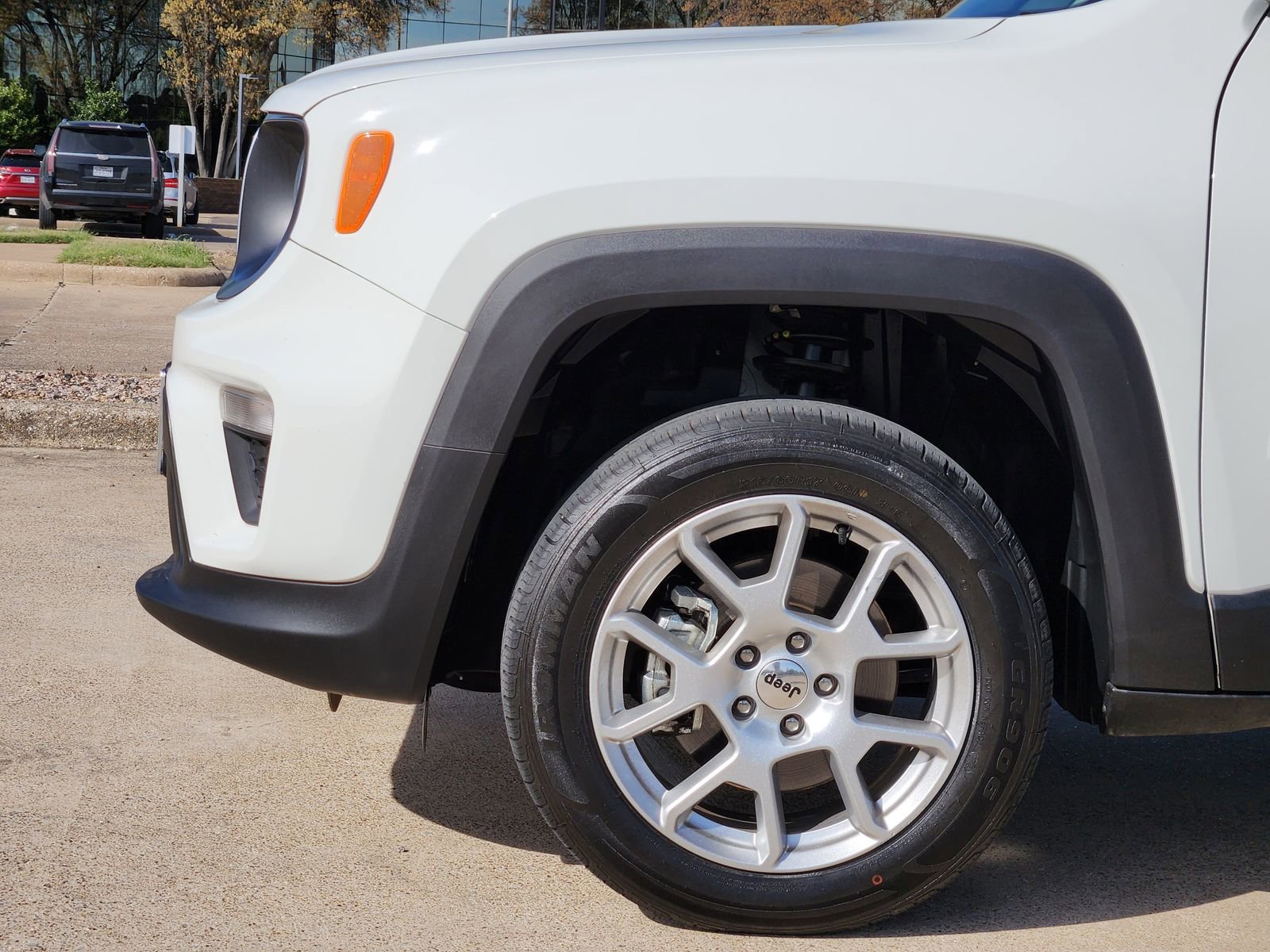 Used 2023 Jeep Renegade Latitude AWD/4WD image 8