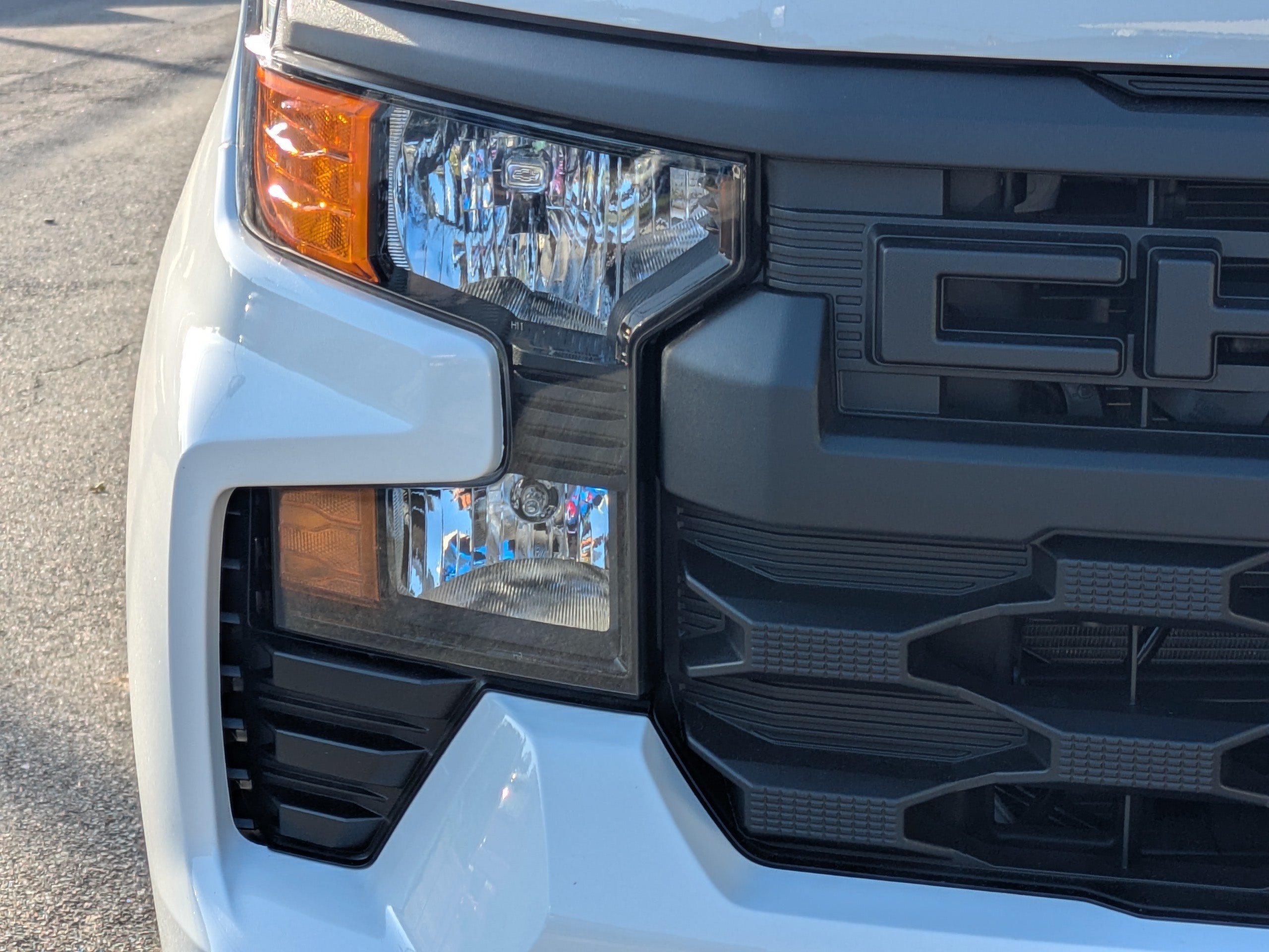 New 2026 Chevrolet Silverado 1500 Custom Trail Boss w/ LPO, Dark Essentials Package AWD/4WD image 10