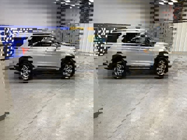 Used 2025 Ford Explorer Active image 8