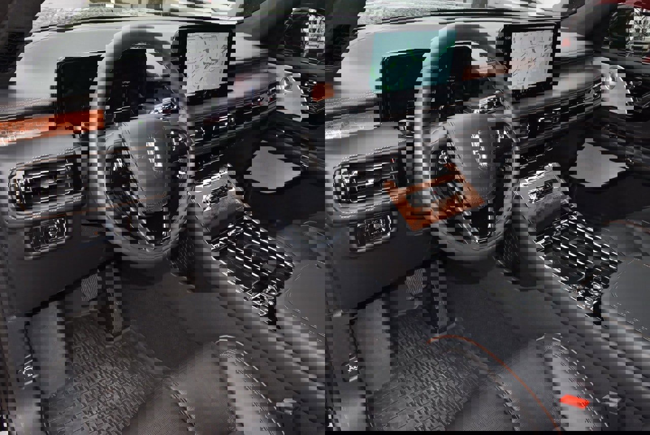 New 2026 Lincoln Aviator Black Label w/ Dynamic Handling Package image 35