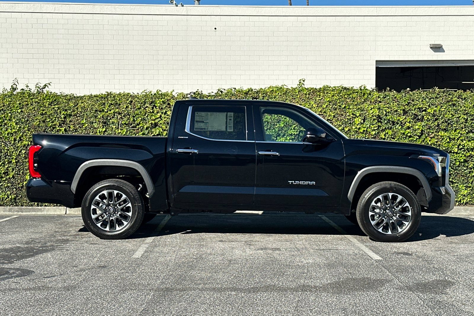 New 2026 Toyota Tundra Limited AWD/4WD image 3