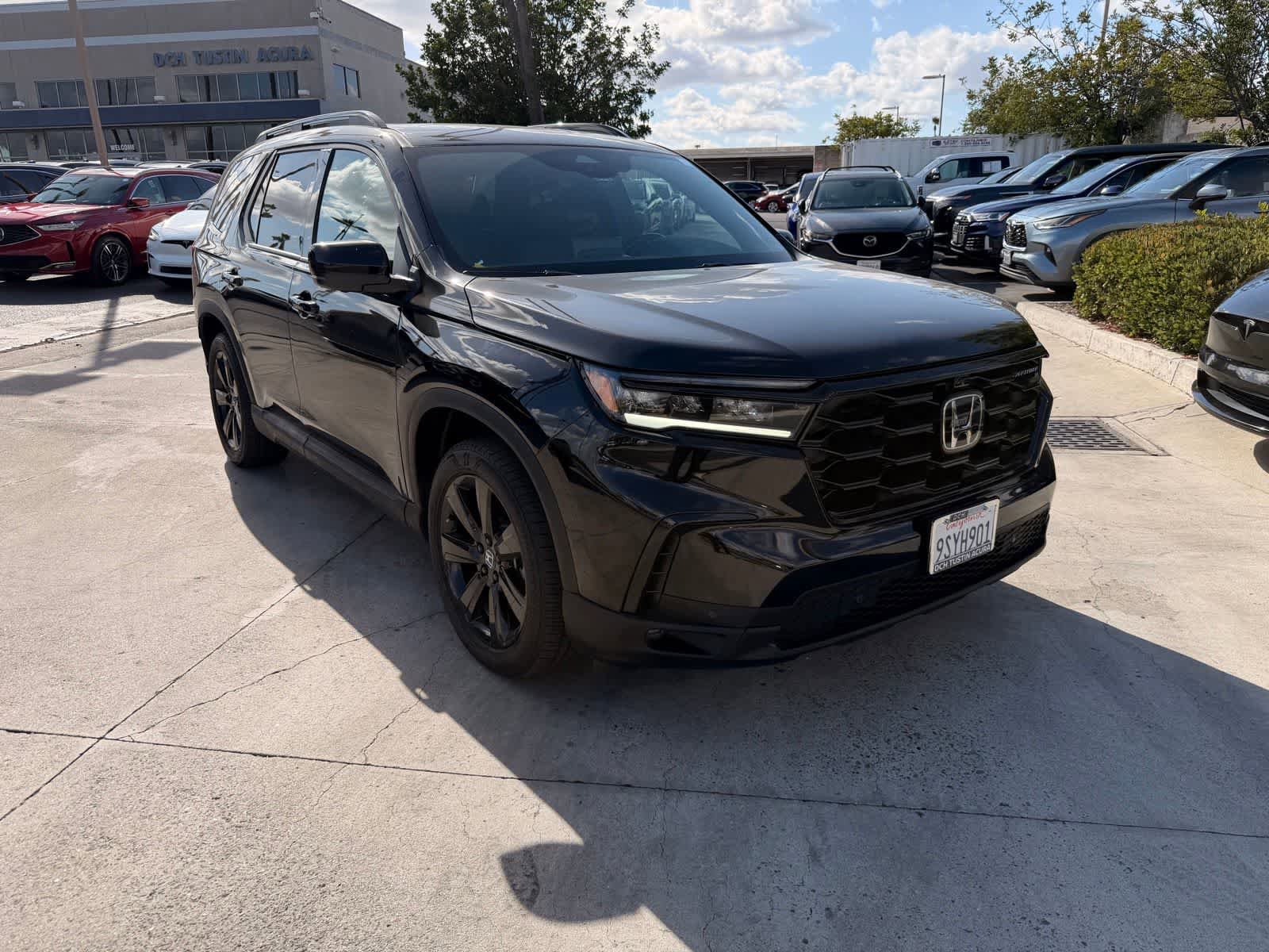 Used 2025 Honda Pilot Black Edition image 7