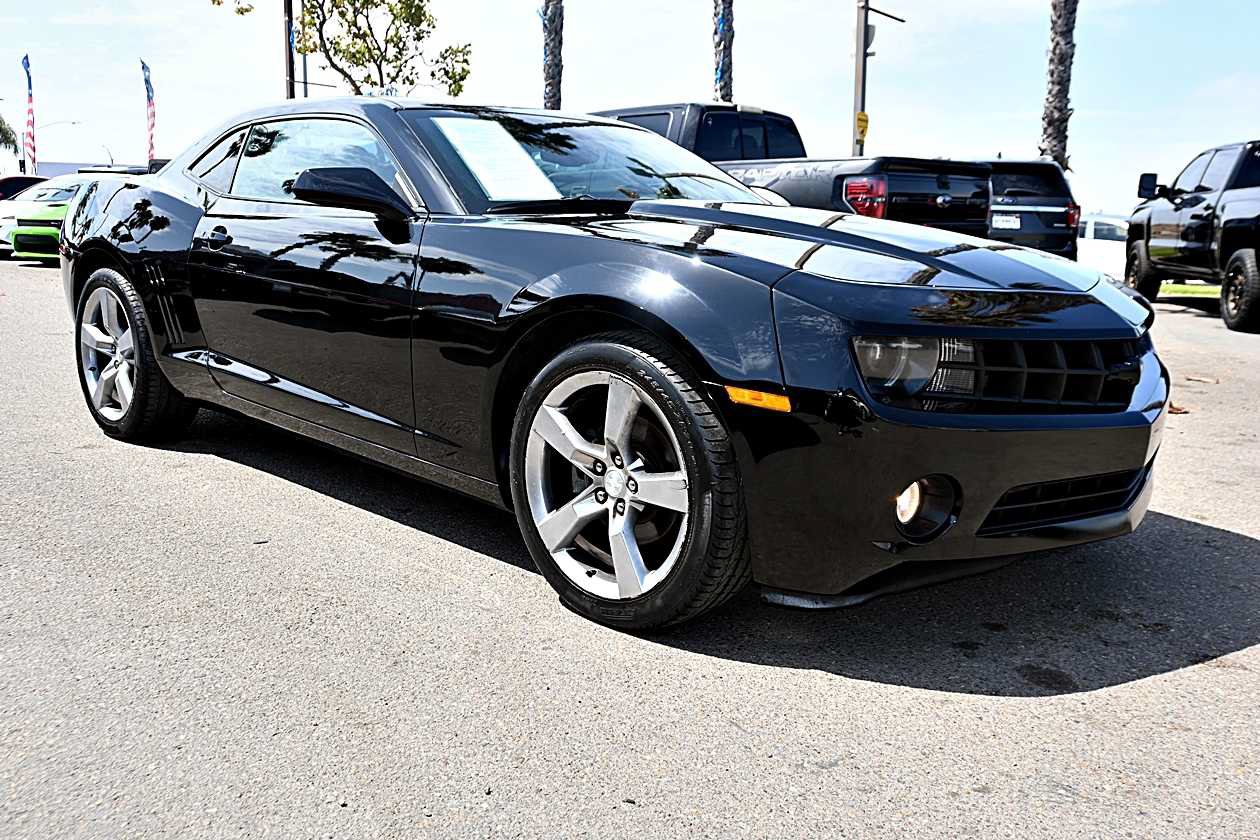 Used 2010 Chevrolet Camaro LT w/ RS Package RWD image 3