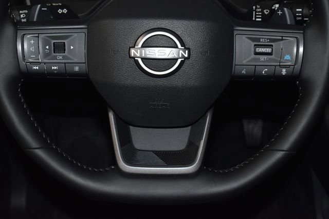 Used 2025 Nissan Rogue SV image 24