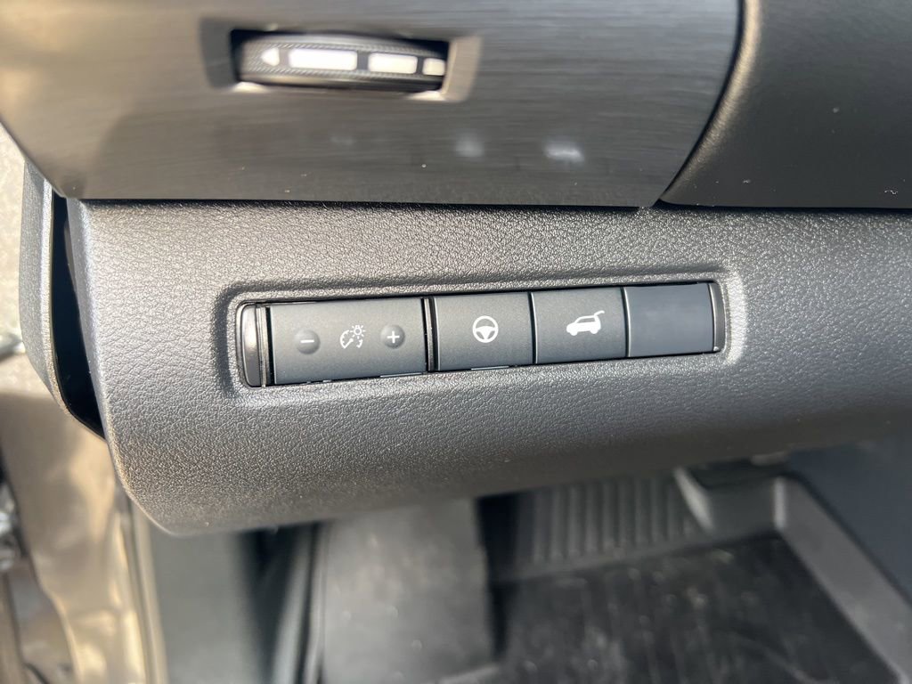 Certified 2024 Nissan Pathfinder SL image 50