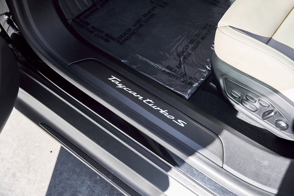 Used 2020 Porsche Taycan Turbo S image 38