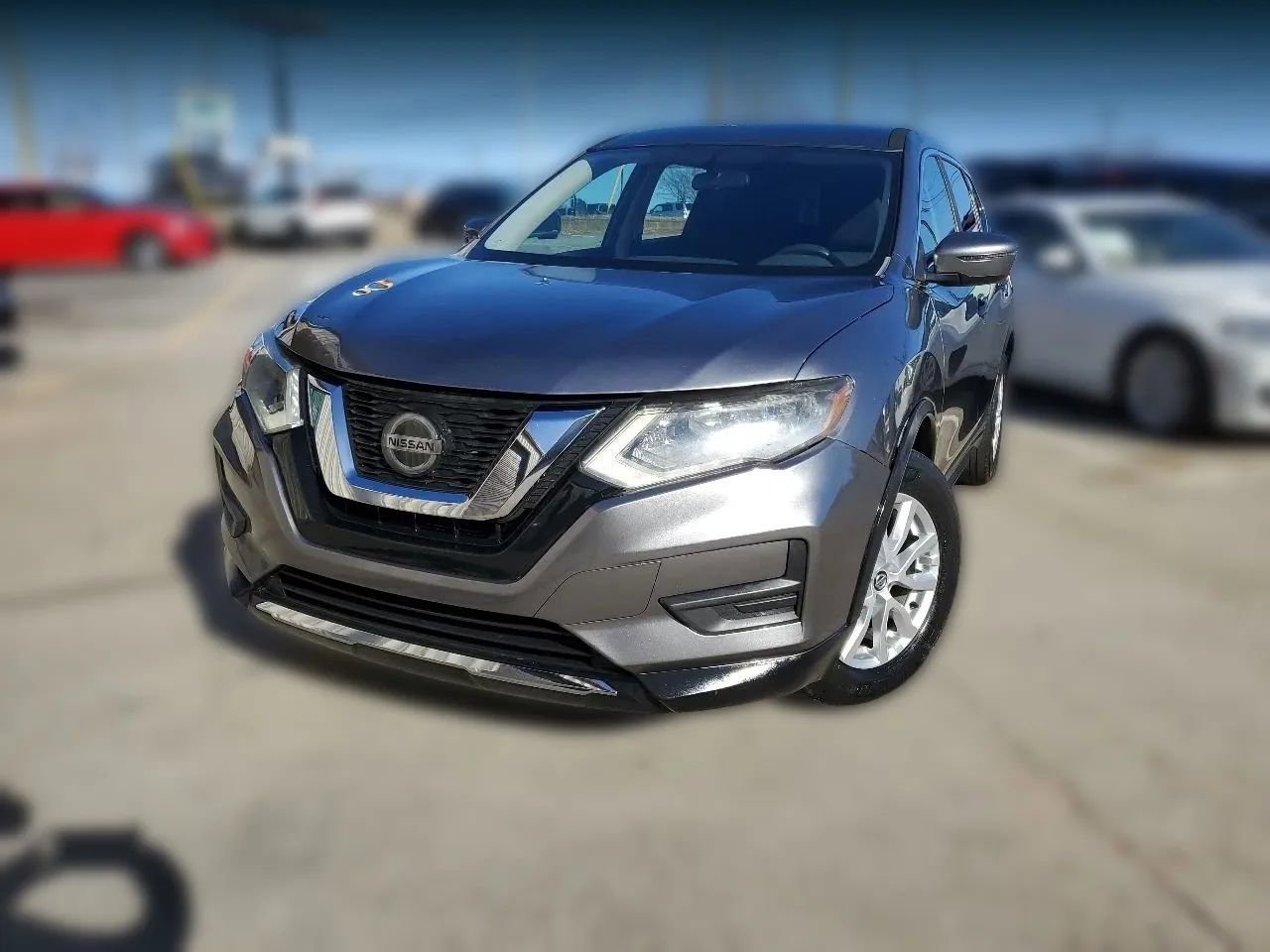 Used 2017 Nissan Rogue SV FWD image 2
