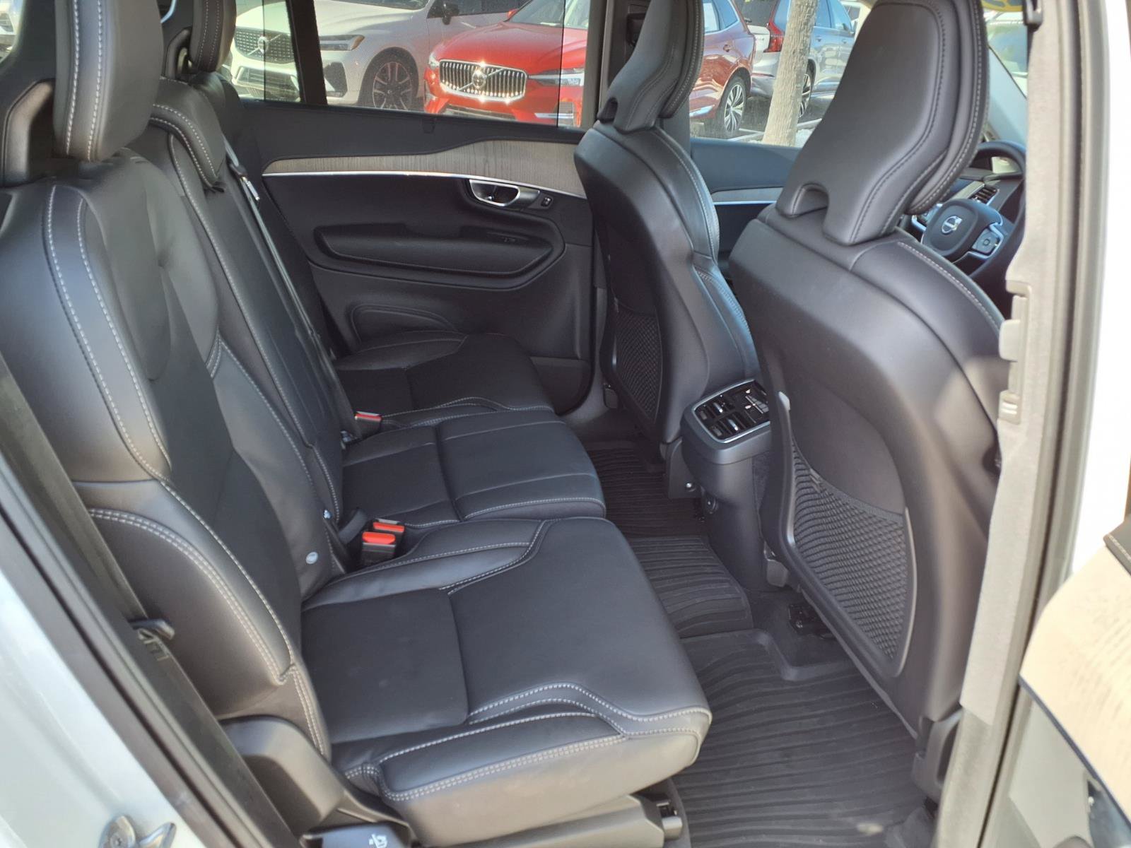 Certified 2025 Volvo XC90 B6 Ultra w/ Protection Package AWD/4WD image 15