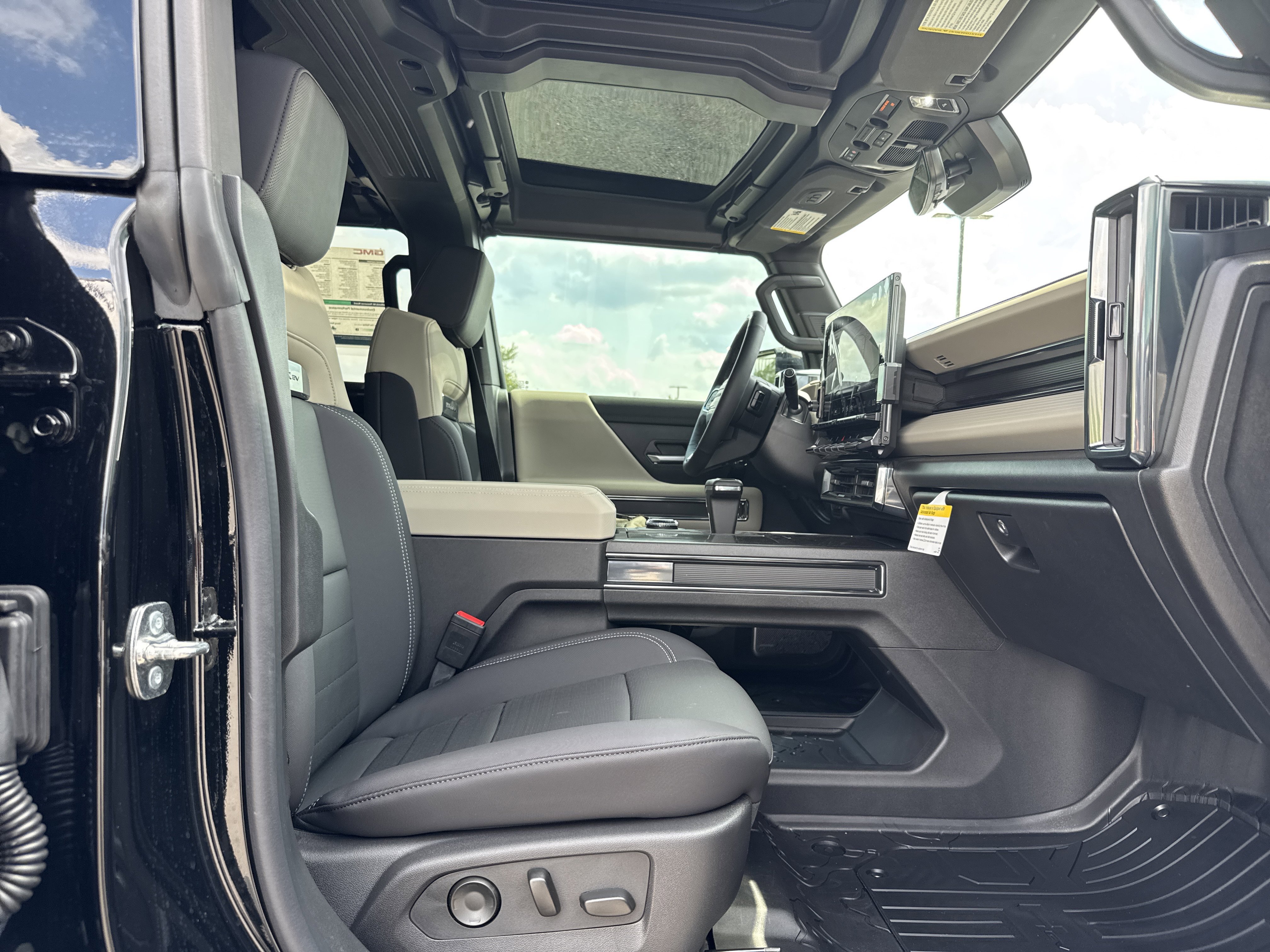 New 2026 GMC Hummer EV SUV image 32