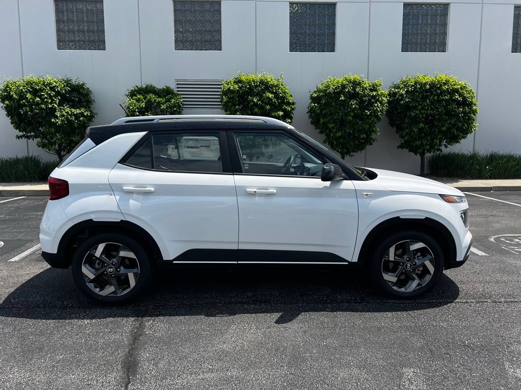 New 2026 Hyundai Venue SEL FWD image 14