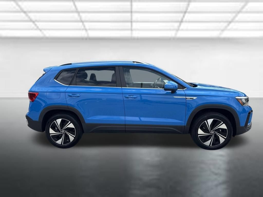 Used 2024 Volkswagen Taos SE AWD/4WD image 6