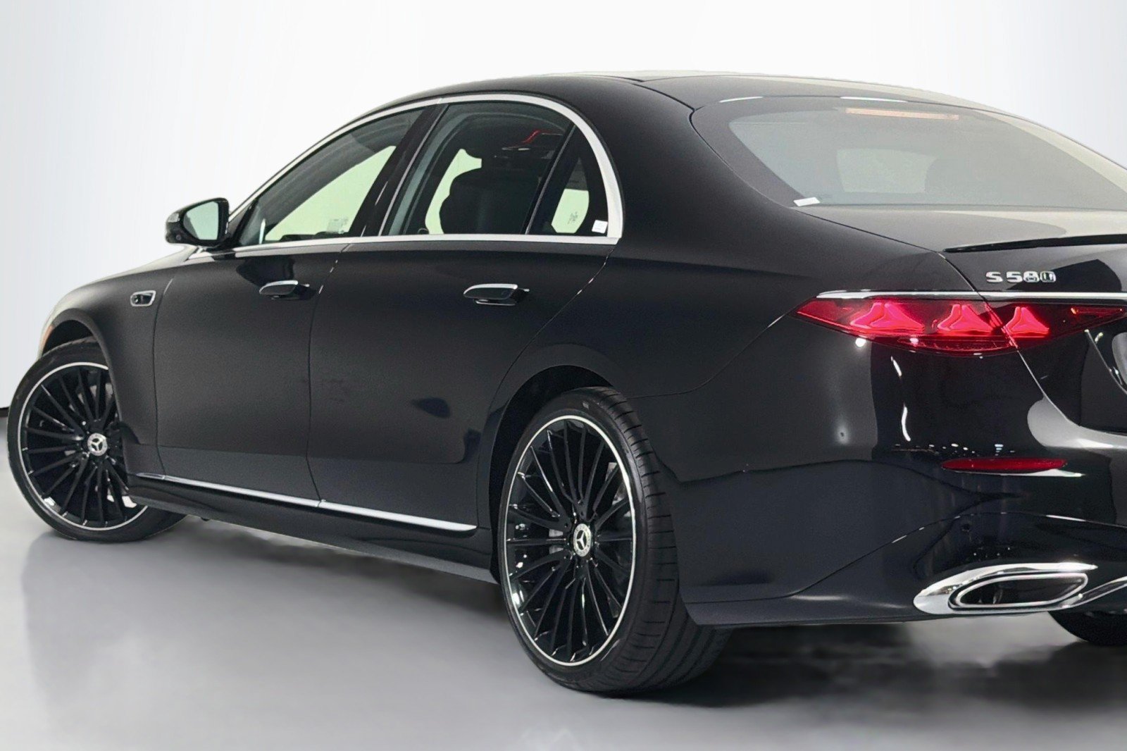 New 2027 Mercedes-Benz S 580 4MATIC Sedan image 14