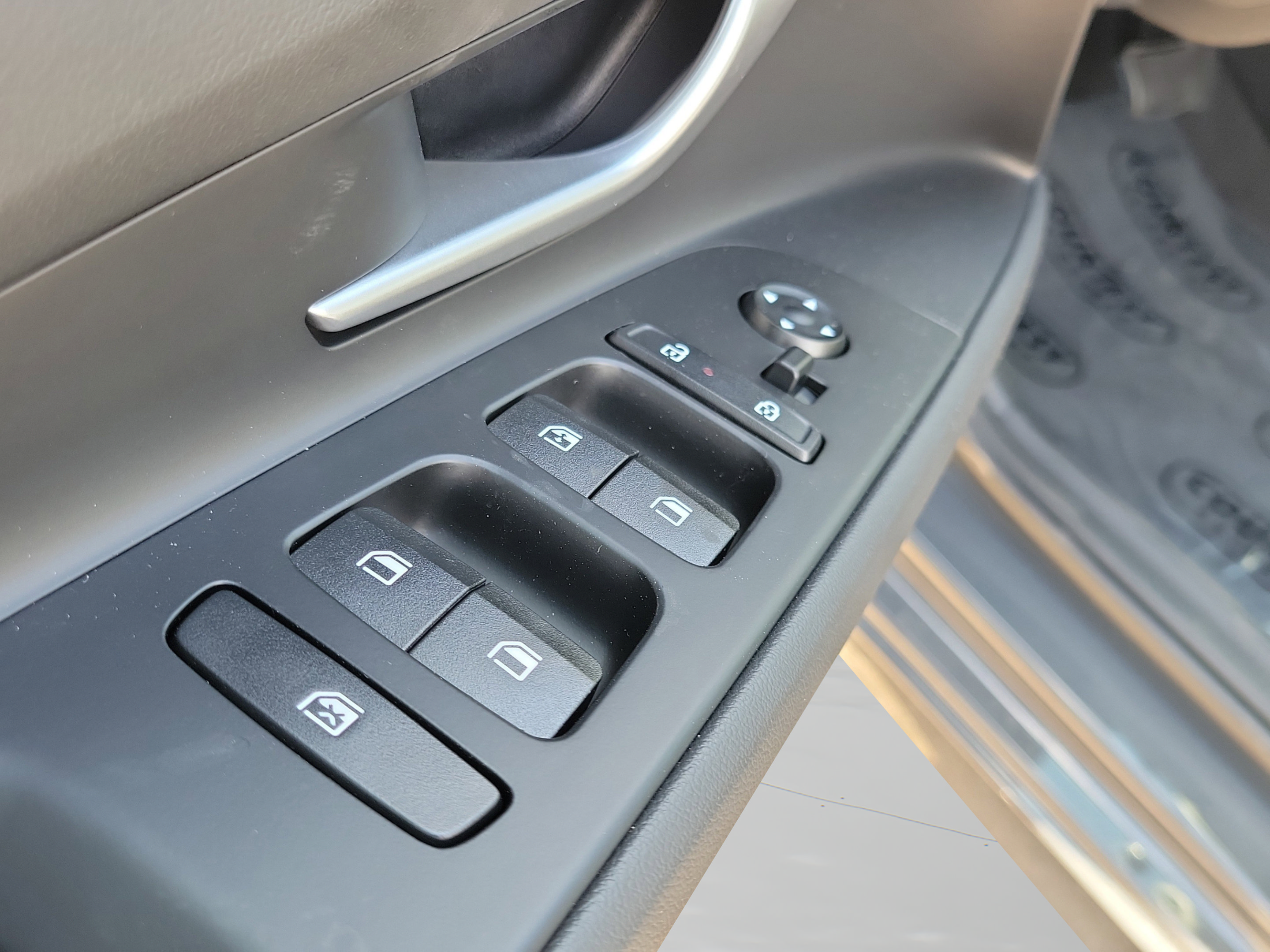 New 2025 Hyundai Elantra Hybrid FWD image 20