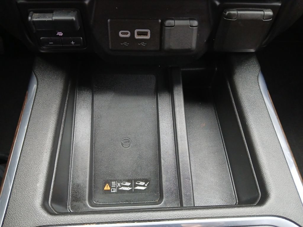 Used 2022 Chevrolet Silverado 1500 High Country w/ Technology Package AWD/4WD image 6