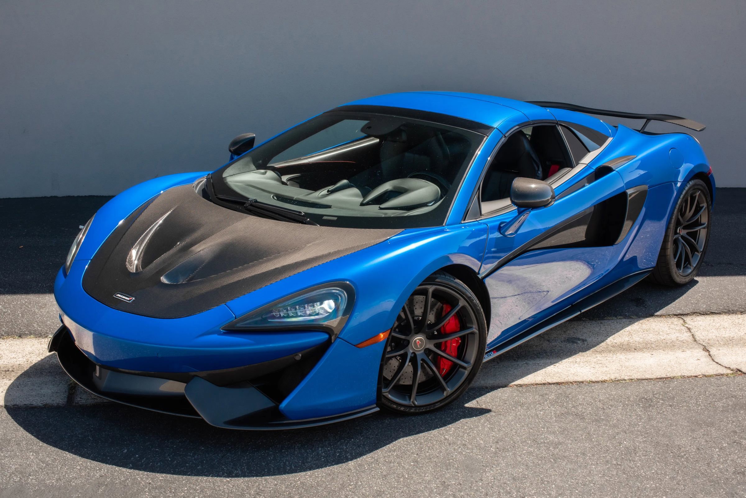 Used 2018 McLaren 570S Spider RWD image 2