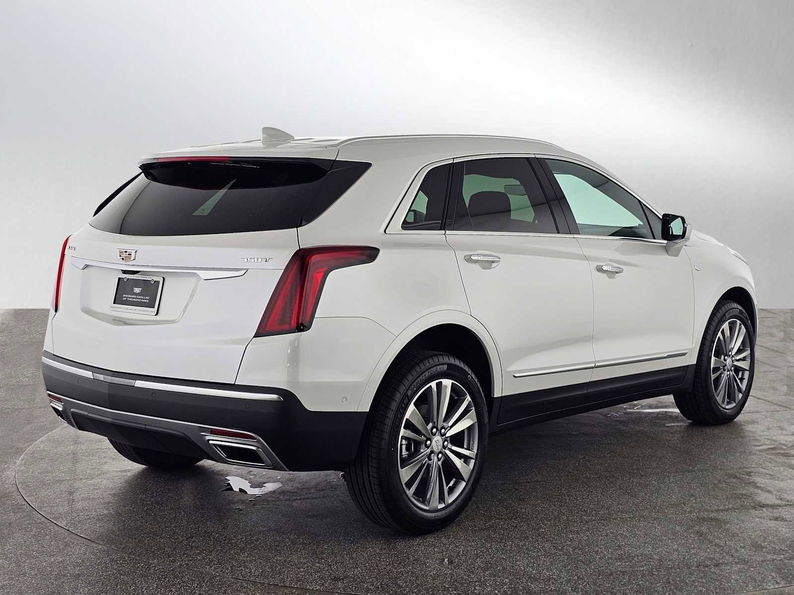 New 2026 Cadillac XT5 Premium Luxury image 3