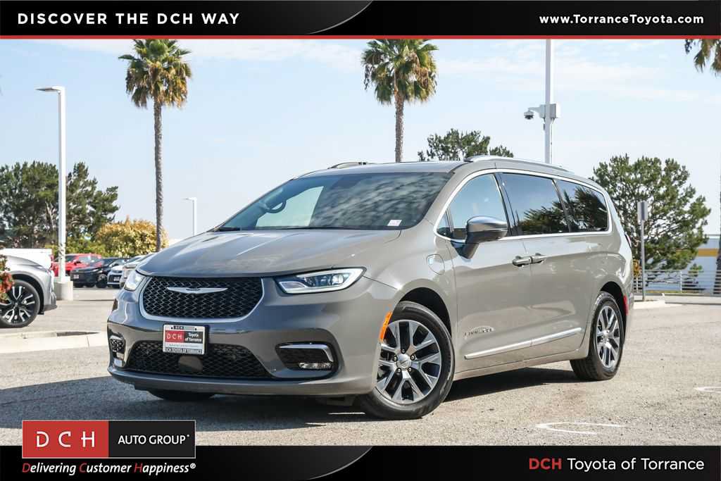 Used 2022 Chrysler Pacifica Pinnacle
