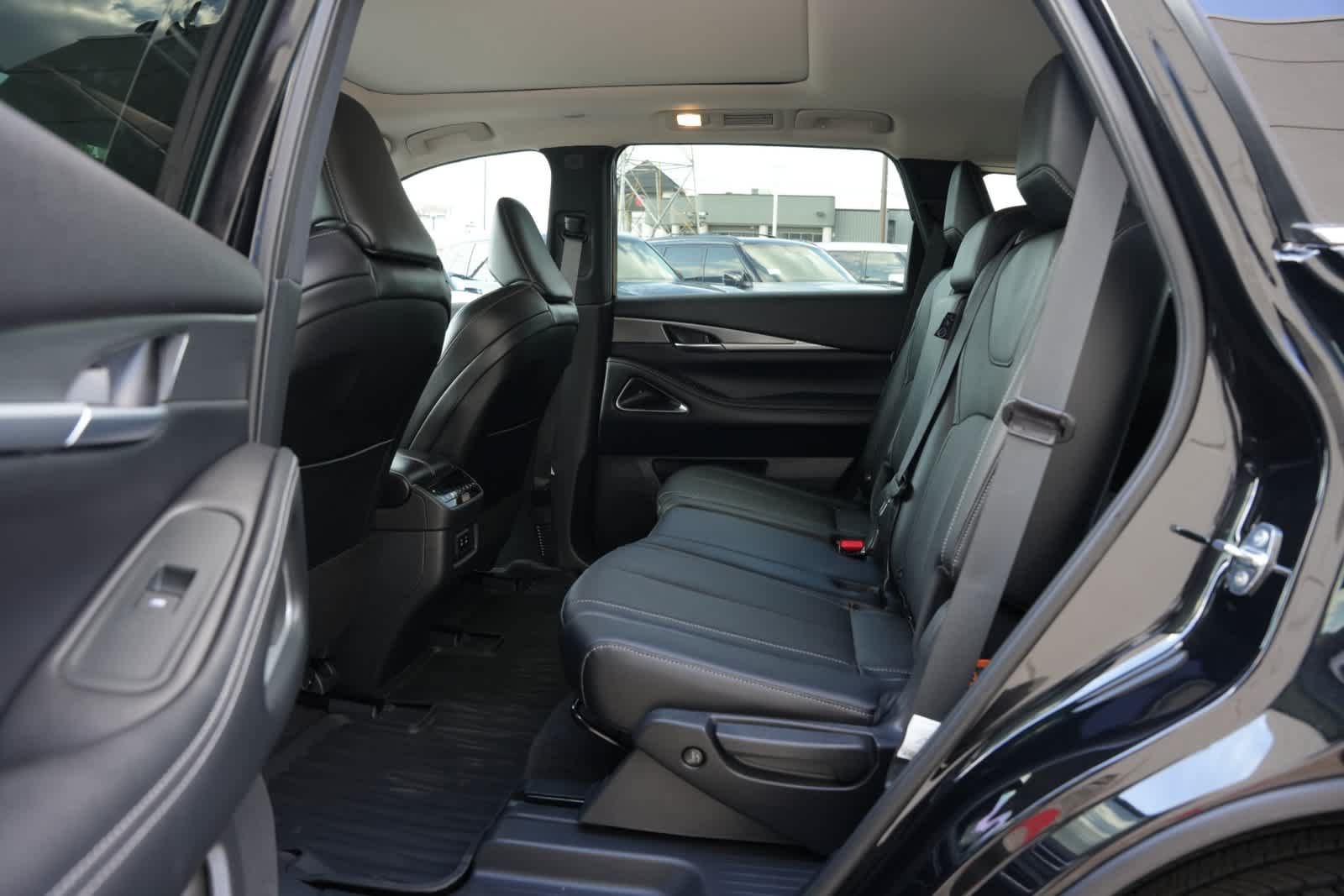 Used 2027 INFINITI QX60 Luxe w/ Cargo Package FWD image 19