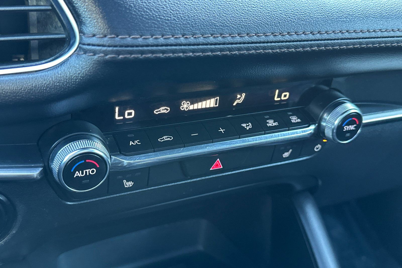 Used 2025 MAZDA MAZDA3 2.5 S Hatchback w/ Premium Pkg image 28