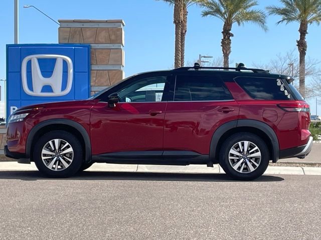 Used 2022 Nissan Pathfinder SL w/ SL Black Package image 8