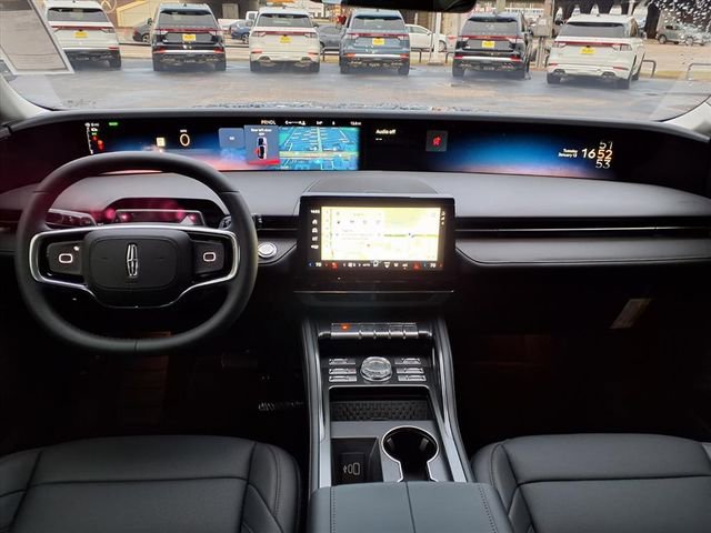 New 2026 Lincoln Nautilus Premier image 6