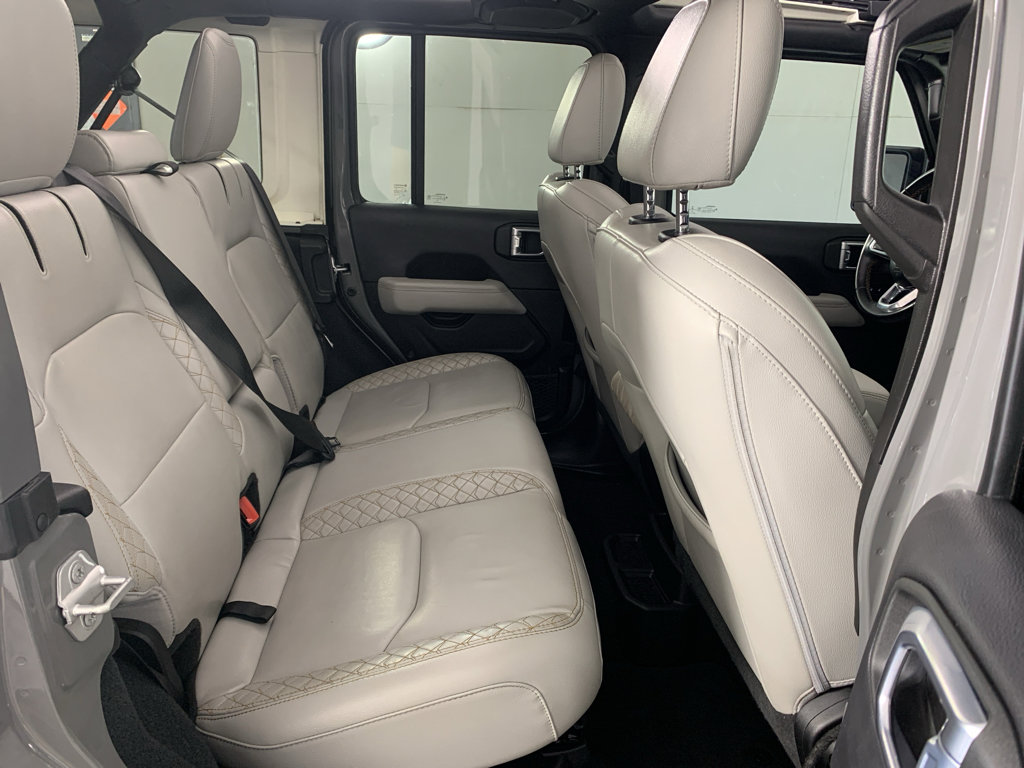 Used 2022 Jeep Wrangler Unlimited Sahara image 39